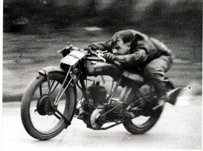 Photo reference of motorcycle racing.